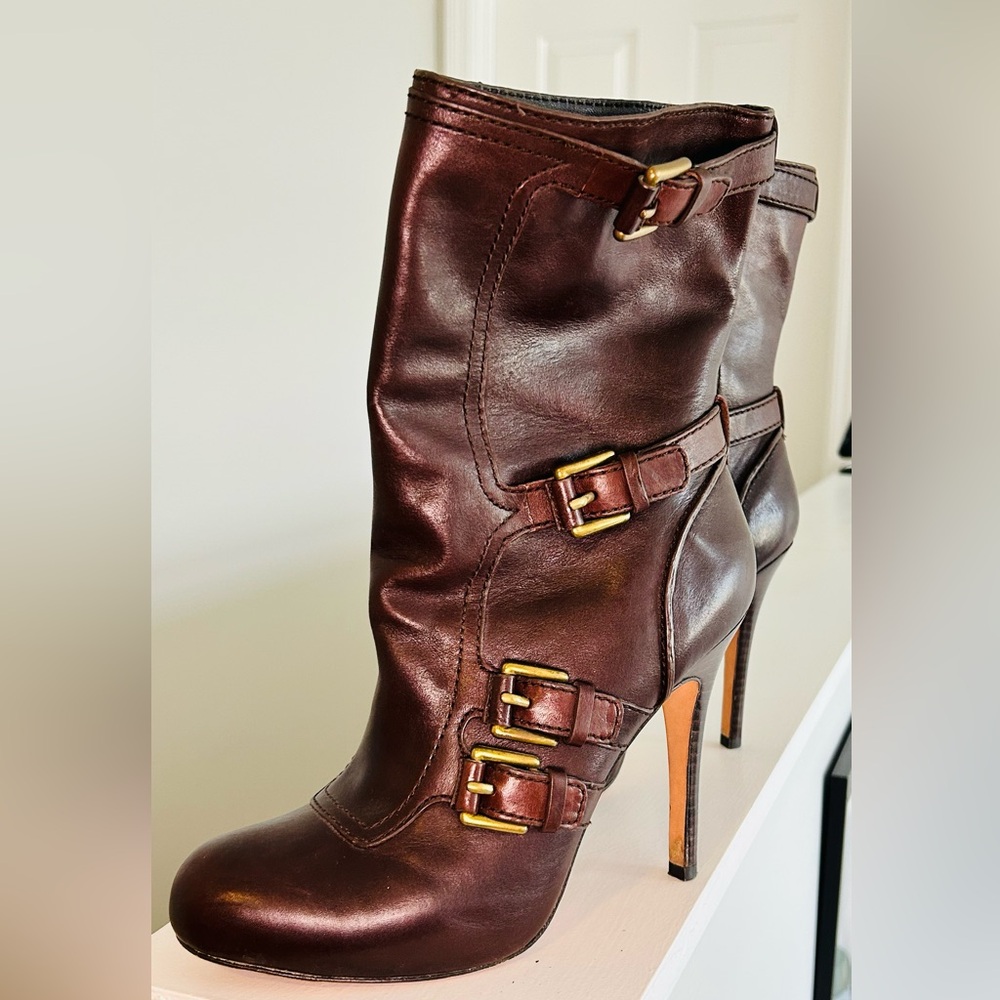 Coach Elegant Brown Leather Ankle Boots